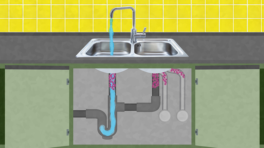 Image de l'eau d'un robinte dans l'évier