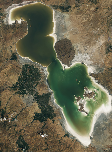 Évolution du rétrécissement du lac Ourmia entre 2020 et 2023 
